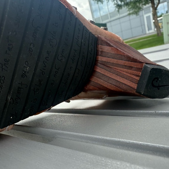 John Fluevog 9.5 EUC near new! “Sarah” slip backs peach Leather Sandals W/jewels - Picture 7 of 13